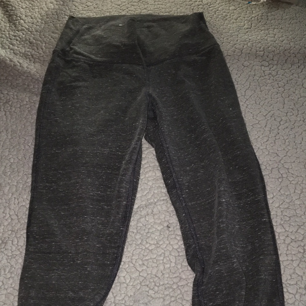 Athletic leggings, size US medium, dark grey